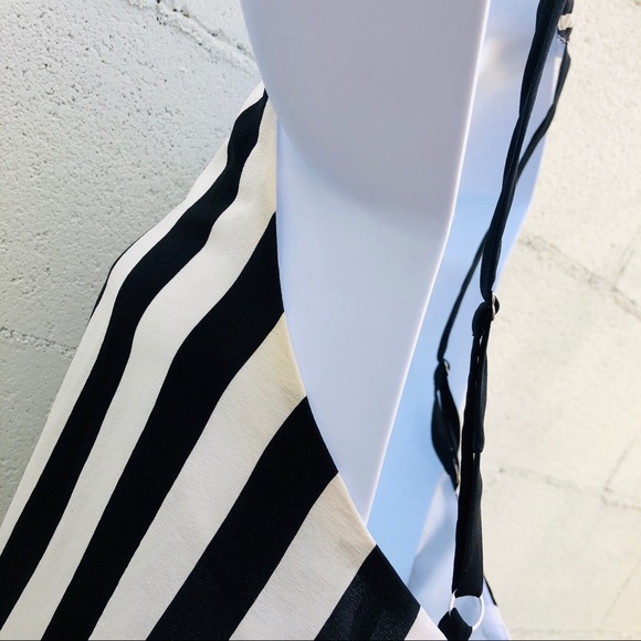 BcbgMaxazria Black and White striped tank top - Picture 4 of 7